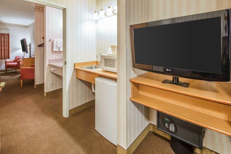Hotel Quality Suites Historic Downtown