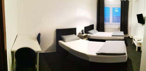 Hostal Pension - A2 Rothensee / Magdeburg