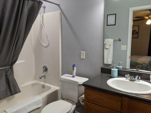 Apartamento Tranquil Two - This Is 2 Condo's Next To Each Other - Share The Patio - Pool!