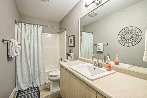 Apartamento Waterfront Branson Escape With Private Balcony!