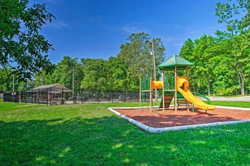 Apartamento Waterfront Branson Escape With Private Balcony!