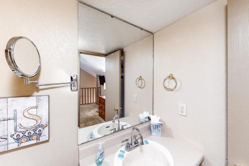 Fall Creek Resort & Pond View Retreat