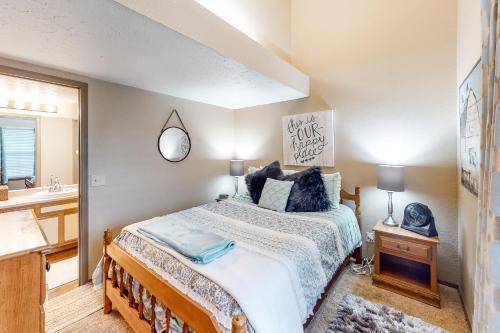 Fall Creek Resort & Pond View Retreat