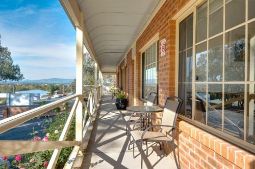 Motel Commercial Golf Resort