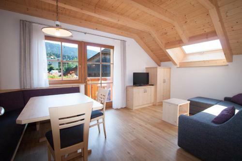 H�lzlhof Apartments