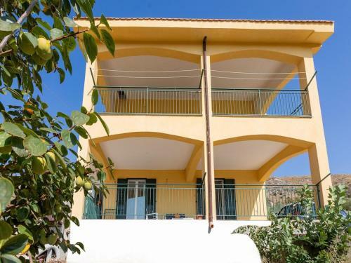Villa Attractive Apartment In Realmonte With Shared Swimming Pool
