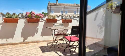 Apartamento Corte Cavour. UNA Mansarda Nel Cuore Della Citt�