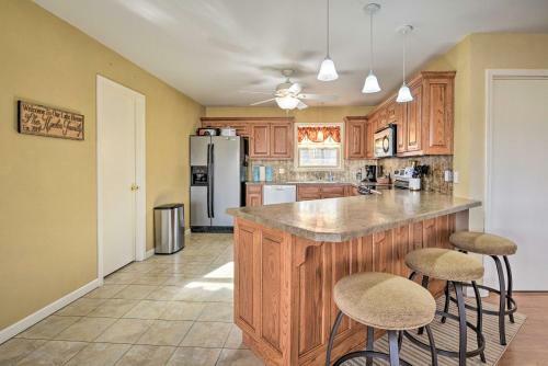Lakefront Home On Table Rock With Fire Pit And Grill!