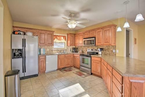 Lakefront Home On Table Rock With Fire Pit And Grill!