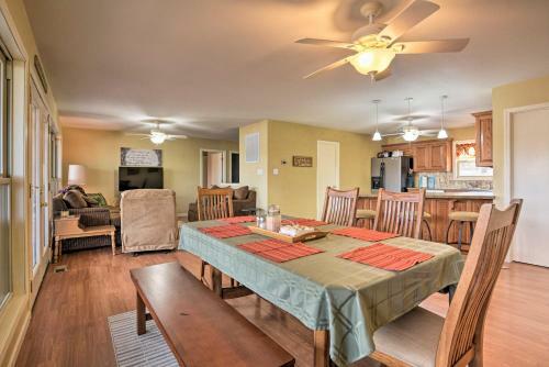 Lakefront Home On Table Rock With Fire Pit And Grill!