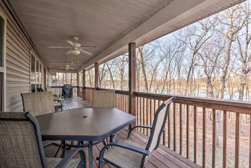 Lakefront Home On Table Rock With Fire Pit And Grill!