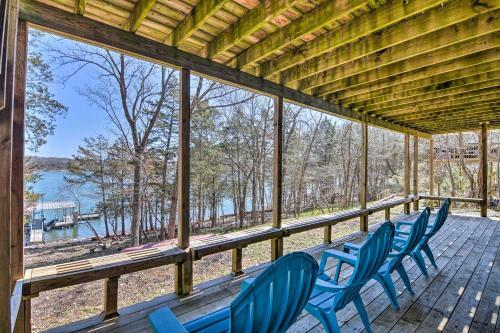 Table Rock Lakefront Getaway With Private Swim Dock!
