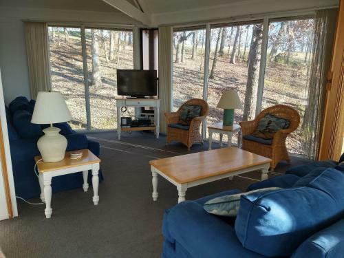 Unit 17 - Treetop 2 Bedroom Villa