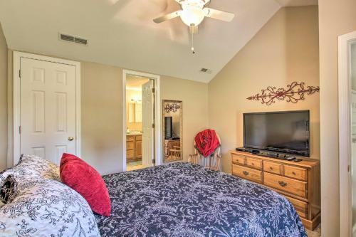 Turtle Rock - Ironton Cabin With Furnished Patio!