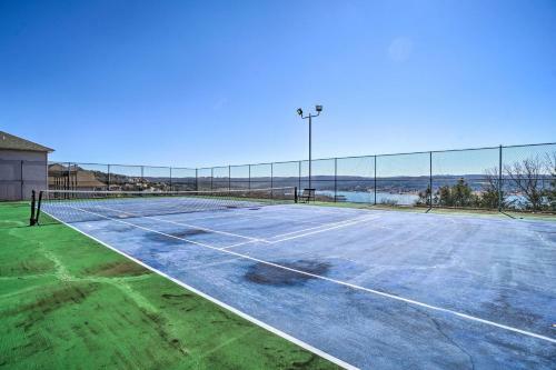 Apartamento Hollister Condo With Table Rock Lake On-site!
