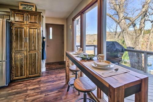 Lakefront Home With Fishing Dock And Fire Table!