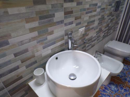 Hostal Nuova Aurora Rent Rooms