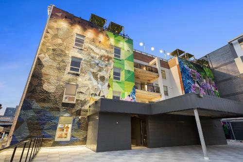 Upscale 2 Bedroom Stay With Rooftop Pool And Hot Tub! 402