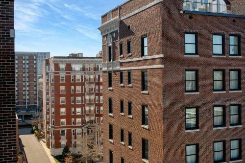 AC Hotel By Marriott St Louis Central West End