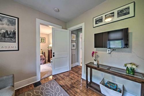 Lucky Dawg Pet-friendly Abode Near St Louis!
