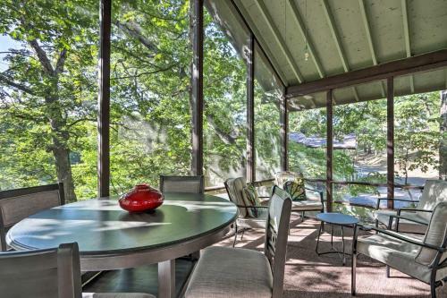 Updated Osage Beach Cottage With Resort Perks!