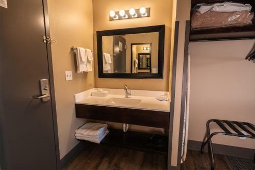 Hotel Cobblestone Inn & Suites - Trenton