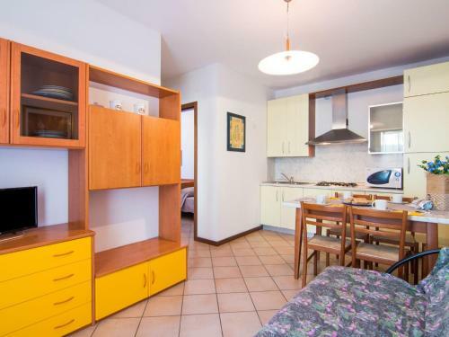 Charming Holiday Home In Rosolina With Communal Pool