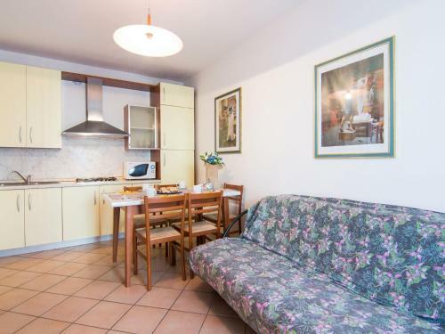 Charming Holiday Home In Rosolina With Communal Pool