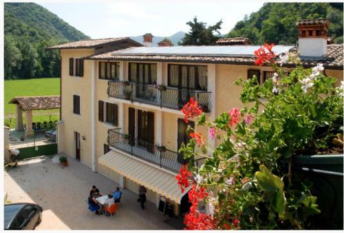 Bed & Breakfast Room In Agriturismo Rocca Dei Marchesi