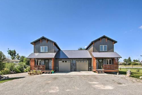 Pet-friendly Choteau Townhome With Gas Grill!
