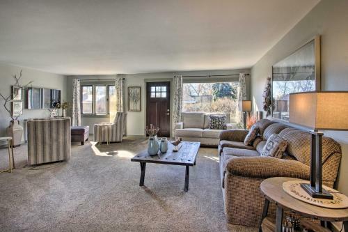 Cozy Choteau Home With Fire Pit, Grill, Yard!