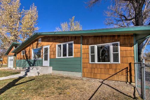 Cozy Choteau Home With Fire Pit, Grill, Yard!