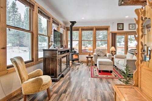 Creekside Clancy Cabin In Helena Natl Forest!