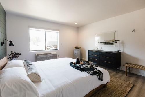 Hotel Wonderstone At Glacier