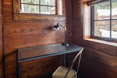 Big Sky Lookout Tower Cabins - Beehive Basin