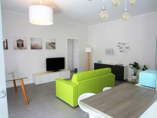 New & Modern Apartment On The Sea
