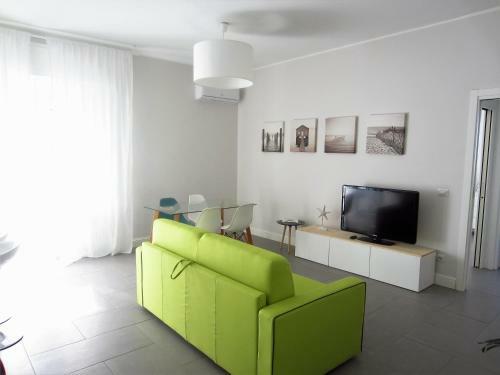 New & Modern Apartment On The Sea