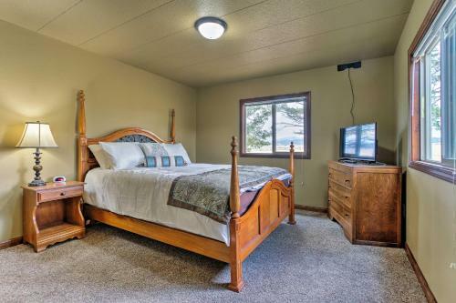 Helena Home With Covered Patio And Views!