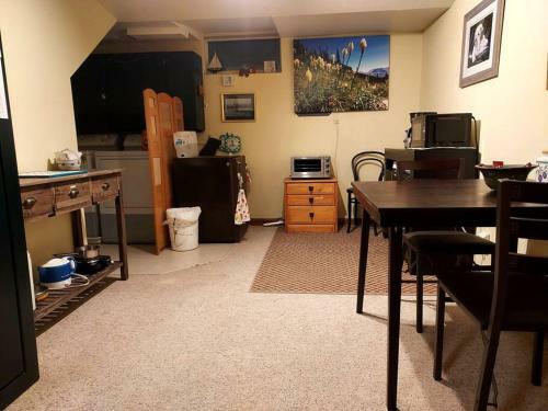 Apartamento Swan Mountain View-private Basement Suite/10 Acres