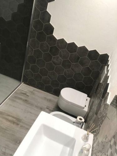 Bright Newly Renovated Apartment