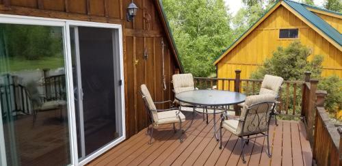 Lodge Montana Yellowstone River Retreat