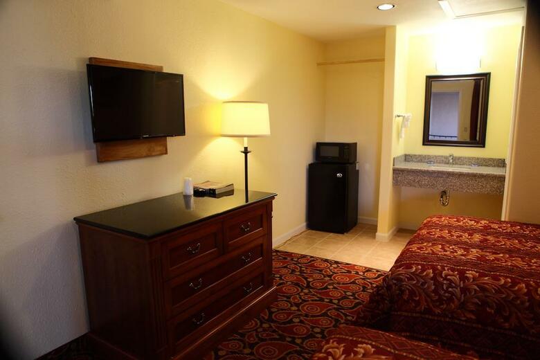Motel Bay Breeze Inn