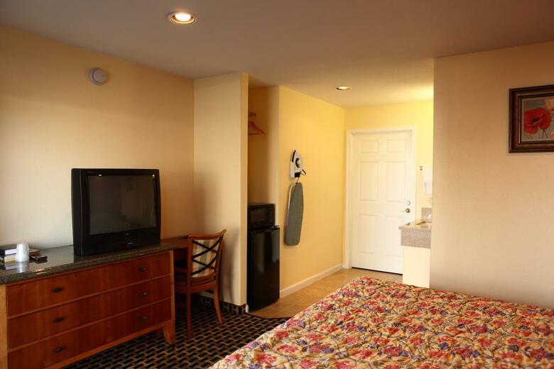 Motel Bay Breeze Inn