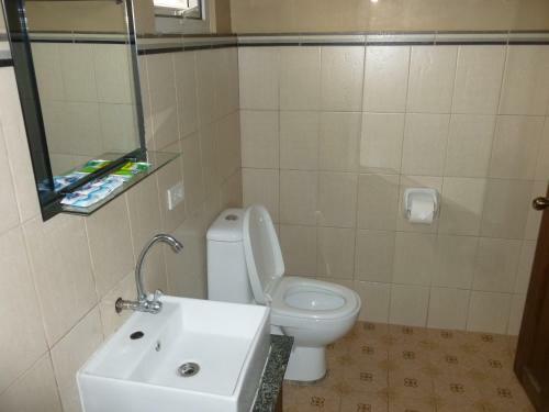 Hostal Makabata Guesthouse