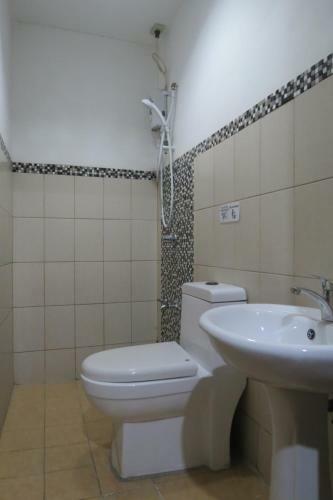 Hostal Makabata Guesthouse