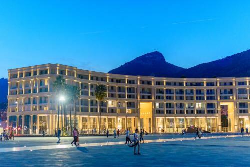 Apartamento Mareluna Crescent - Luxury Seafront Experience