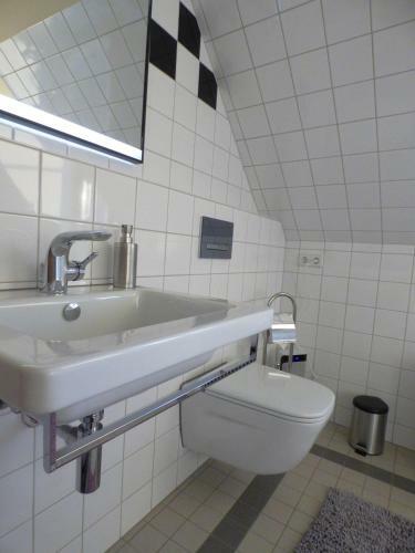 Apartamento Ferienwohnung H�gel Gro�jena