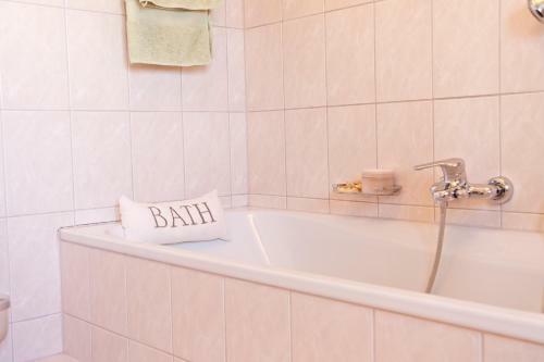 Lion Homestay Munich