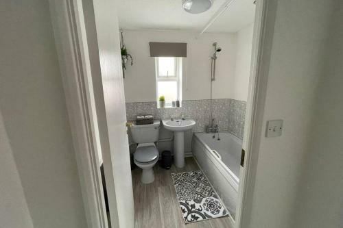 Silver Stag Properties, 3 Bed House With Parking