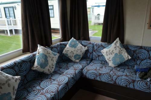 Golden Palm 6 Berth